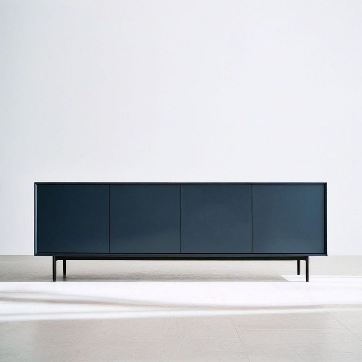 Sideboard mit 4 Türen, Dunkelblau/Schwarz, MDF und Stahl, 200 x 40 x 75 cm